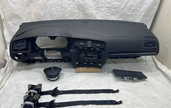 Volkswagen Golf VII Dashboard 