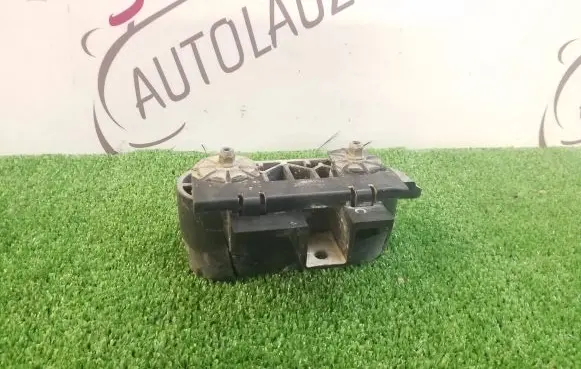 Volkswagen Touareg III Jacking socket point 4M4802829A