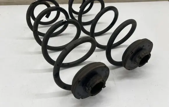 Porsche Macan (95B) Rear coil spring 95B511115T