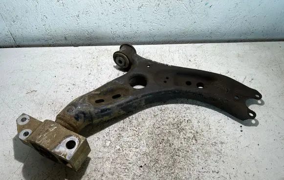 Skoda Octavia Mk2 (1Z) Front lower control arm/wishbone