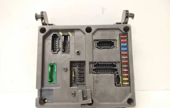 Ford Galaxy Fuse module S120042300A 7M3962258AF
