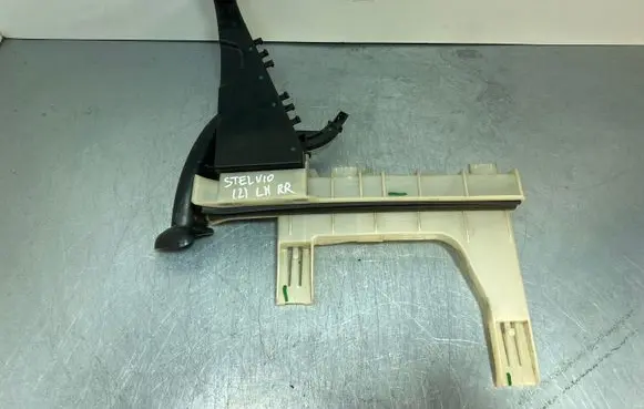 Alfa Romeo Stelvio Rear door windshield rail 