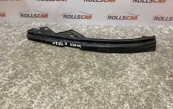 Volvo V50 Front bumper mounting bracket 30744956
