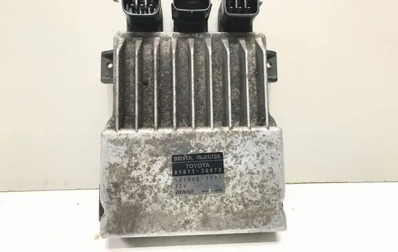 Toyota Avensis T250 Fuel injection control unit/module 8987120070 1310001371