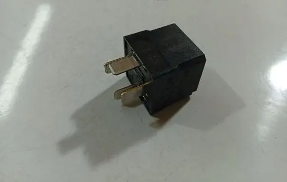 Opel Zafira B Other relay 13171831