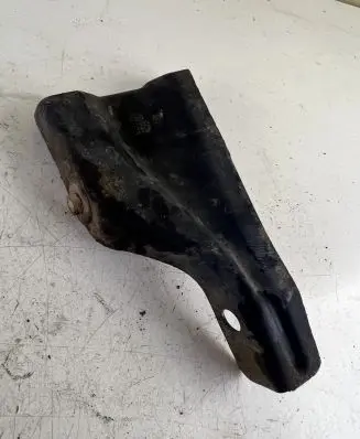 Toyota Land Cruiser (J120) Headlight/headlamp mounting bracket