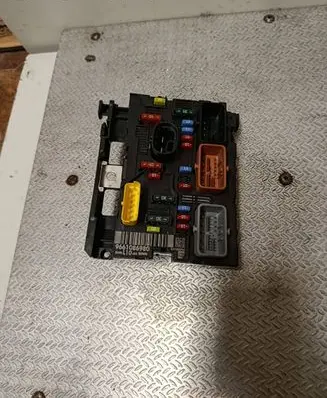 Peugeot 207 BSM Control unit 9661086980