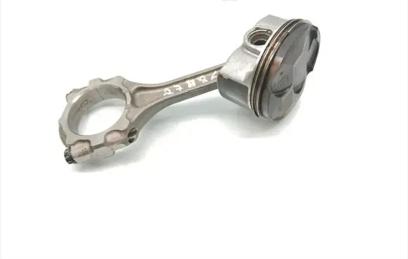 Lexus IS III XE30 Piston with connecting rod 