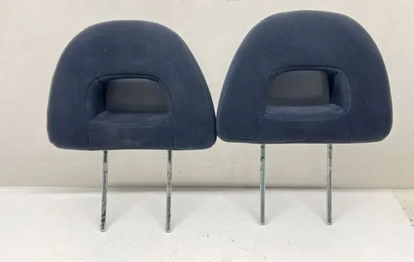 Mitsubishi Pajero Front seat headrest