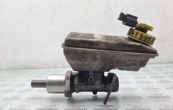 Volkswagen Sharan Master brake cylinder 7M1611303