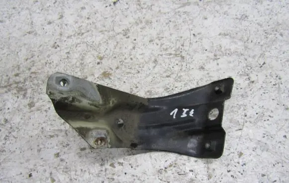 Volkswagen Golf VI Fender mounting bracket 5K6821135