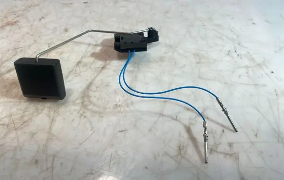 BMW 3 E90 E91 Fuel level sensor A2C53043457