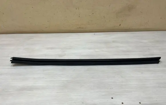 Audi A6 C7 Rubber seal front door window/glass 4G0837479