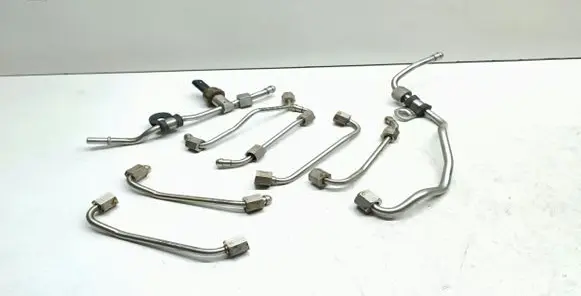 BMW 5 F10 F11 Fuel injector supply line/pipe 7536565 7545787 7547002
