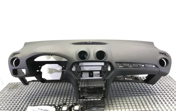 Ford Mondeo MK IV Dashboard 