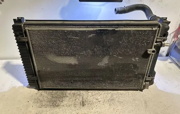 Skoda Octavia Mk2 (1Z) Coolant radiator 4F0121251R DLTP11204D12526B
