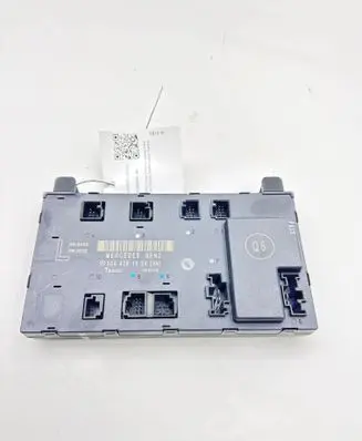 Mercedes-Benz CLK A209 C209 Door control unit/module 2098201926