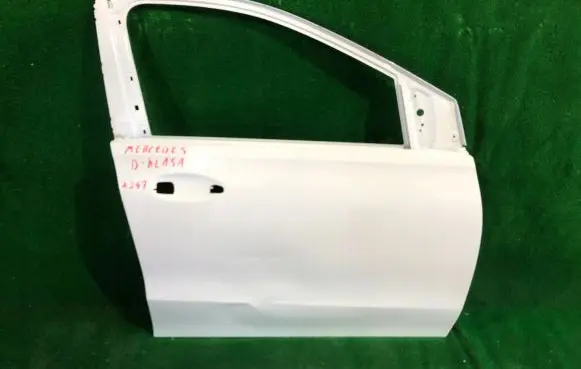 Mercedes-Benz GLA H247 Front door