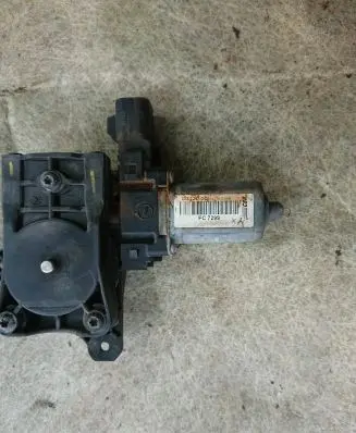 Jaguar XF X250 Front door window regulator motor 66Z454 FC7299