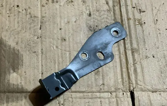 Land Rover Range Rover Velar Fender mounting bracket J8A216E128AA
