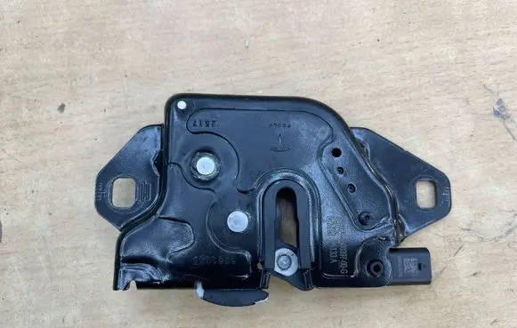 Tesla Model 3 Engine bonnet/hood lock/catch 150039700G
