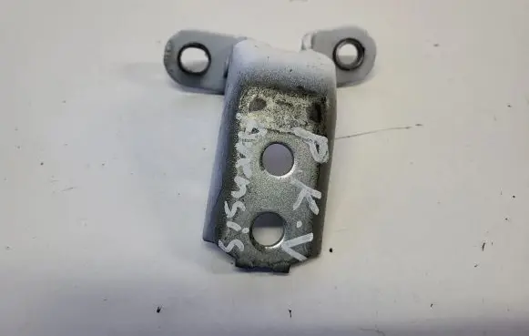 Toyota Avensis T270 Front door upper hinge