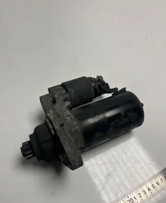 Volkswagen Golf V Starter motor 1005831311