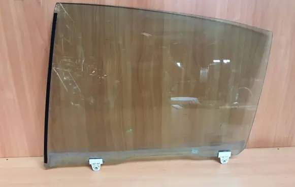Infiniti Q50 Rear door window glass 43R00033