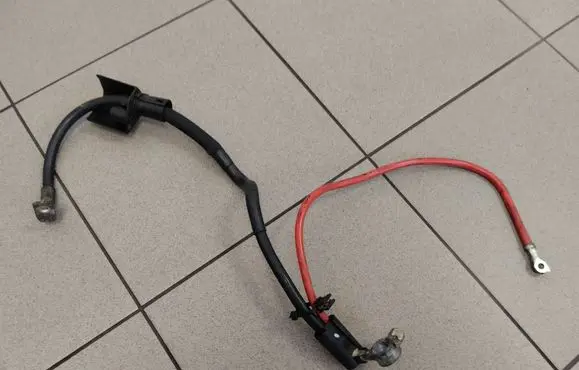 Positive cable (battery)