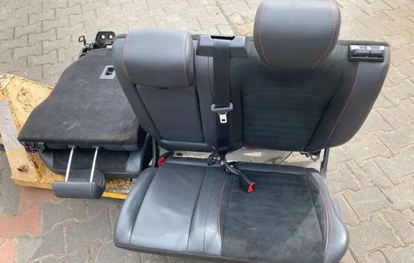 Ford Kuga II Second row seats