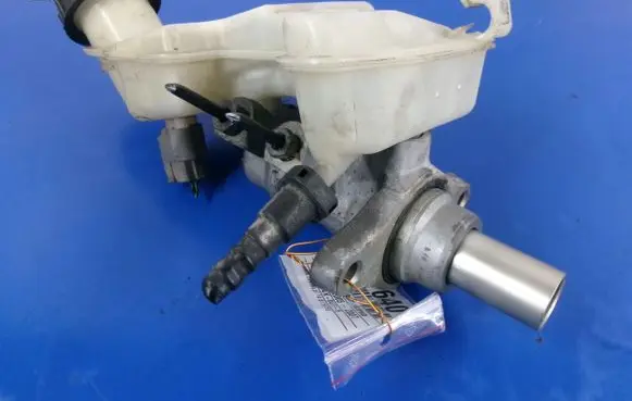 Mazda 2 Master brake cylinder