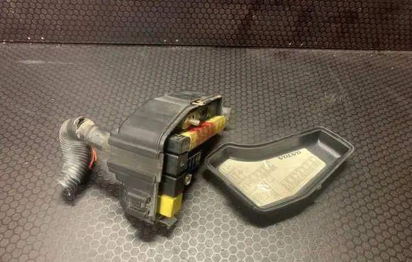 Volvo C70 Fuse module