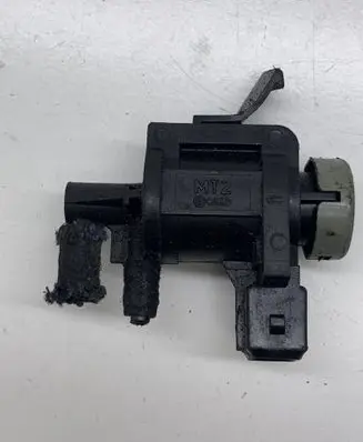 Volkswagen Golf IV Turbo solenoid valve 1J0906283A
