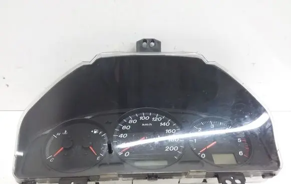 Mazda MPV Speedometer (instrument cluster) 1575107500 LD6355430