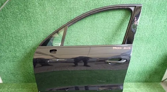 Porsche Macan (95B) Front door
