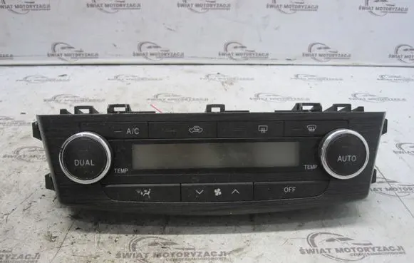 Toyota Avensis T270 Climate control unit 55900-05350