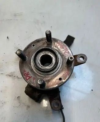 Hyundai Getz Front wheel hub spindle knuckle 213