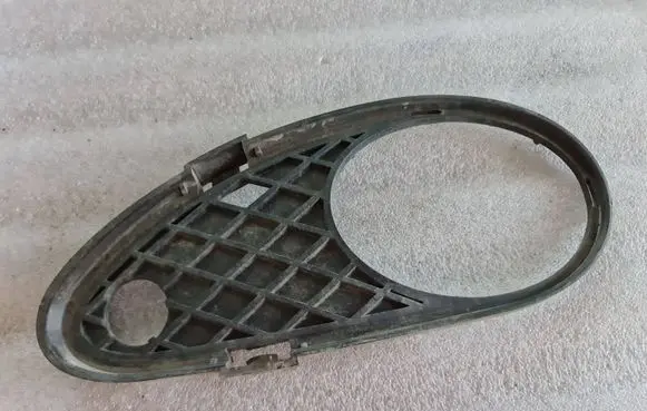 Mercedes-Benz C W203 Front bumper lower grill A2038850523