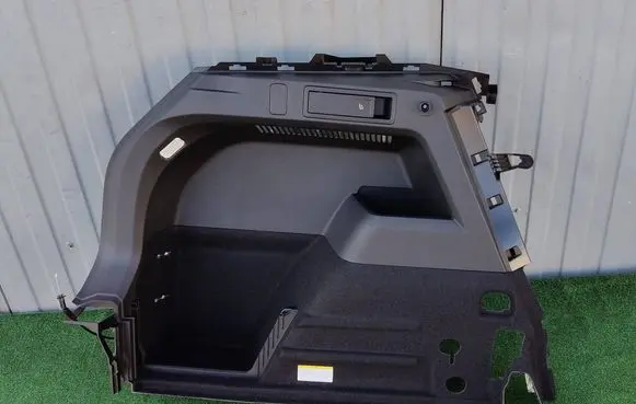 Volkswagen Tiguan Tailgate/trunk side cover trim 571867427S