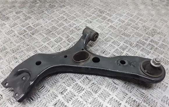 Toyota RAV 4 (XA40) Front lower control arm/wishbone