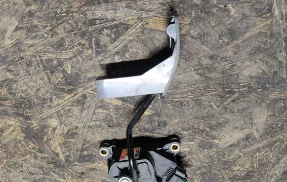 Renault Koleos I Accelerator throttle pedal 18002JY40A