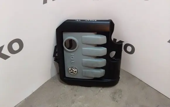 Volkswagen PASSAT B6 Engine cover (trim)