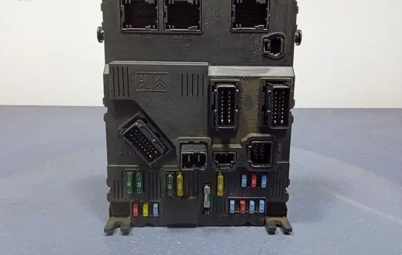 Peugeot 407 Fuse box set 9655708480