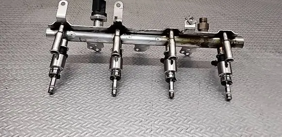 Volkswagen PASSAT CC Fuel injectors set 06J133317J