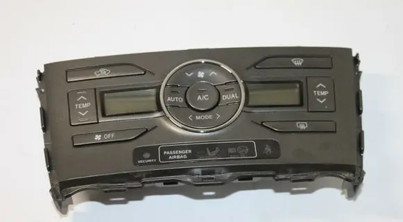 Toyota Auris 150 Climate control unit 55900022300