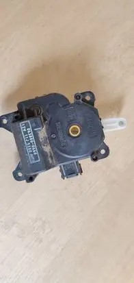 Toyota Land Cruiser (J120) Air flap motor/actuator 0638000660