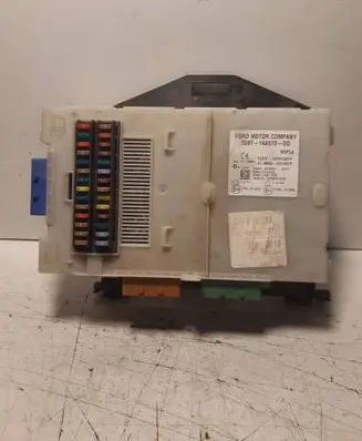 Ford Mondeo MK IV Fuse module 7G9T14A073DD LTQF01125TP 28130621