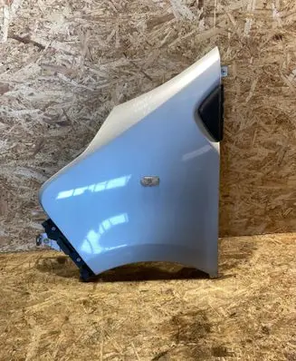 Opel Vivaro Fender 