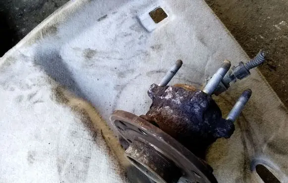 Opel Vectra C Rear wheel bearing hub 
