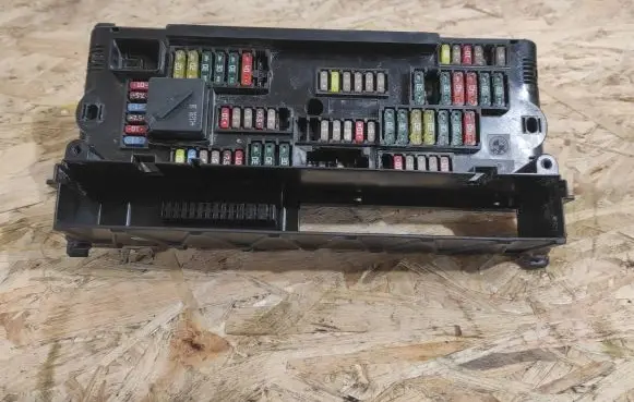 BMW 7 F01 F02 F03 F04 Fuse module 9234421 02067505 217033442